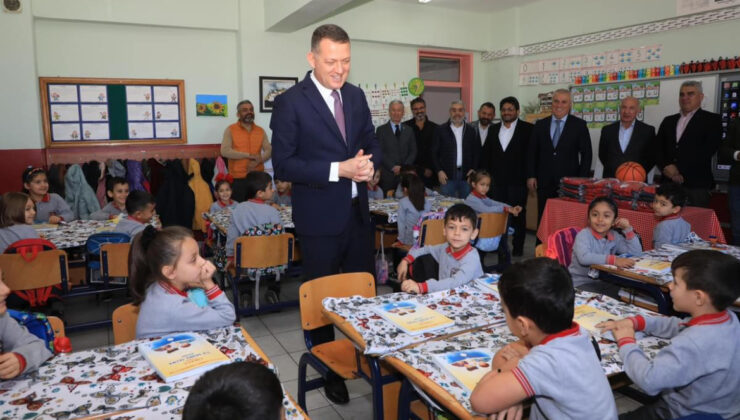 Alanya ALTSO öğrencilerine spor malzemesi dağıtıldı