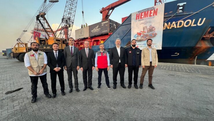 İnsani yardım gemisi Lübnan’a ulaştı