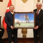 Fotoğraf sanatçısı Özgen Beşli’den Vali Ziya Polat’a ziyaret