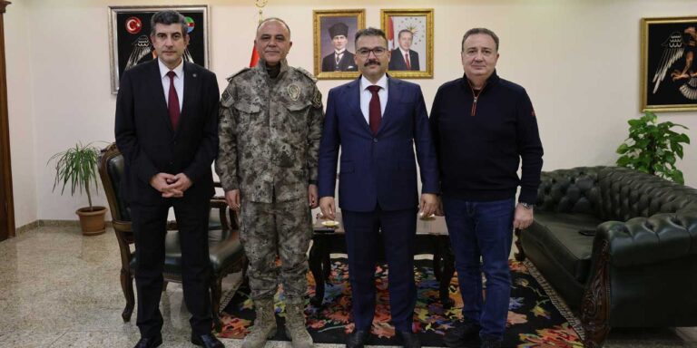 Kars Emniyet Müdürü Ömür Saka, Iğdır Emniyet Müdürü Erden Sakarya’ya veda ziyaretinde bulundu