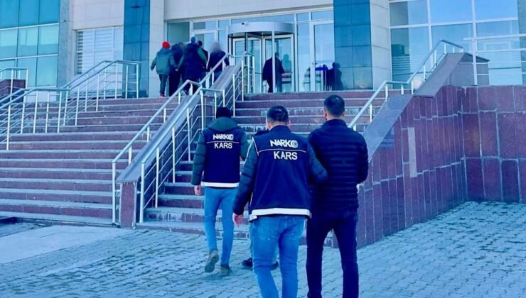 Kars’ta ‘torbacı’ operasyonu: 2 gözaltı!