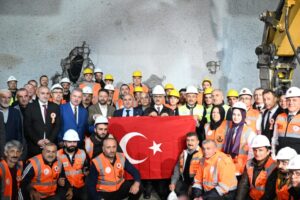 Çamlıhemşin Tüneli’nde ışık göründü!