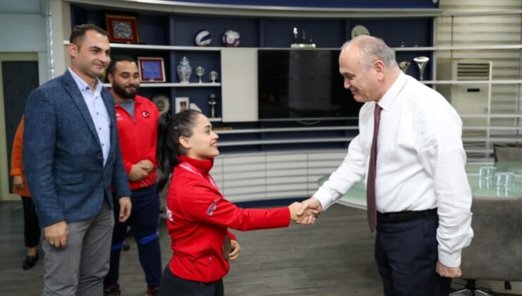 Başkan Özlü, Avrupa Üçüncüsü Şahin’i makamda ağırladı