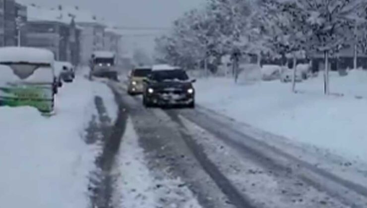 Yoğun kar yağışı nedeniyle bazı illerde eğitime ara verildi