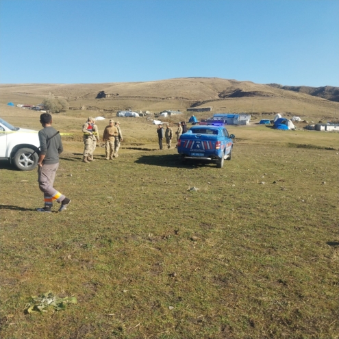 Kars’ta Alzheimer hastası yaşlı kadın arazide ölü bulundu