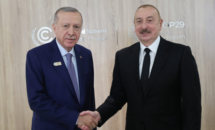 Cumhurbaşkanı Erdoğan, Azerbaycan Cumhurbaşkanı Aliyev ile bir araya geldi