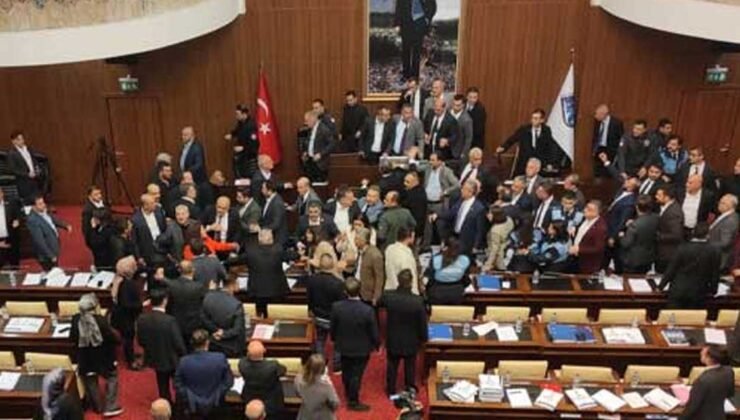 Ankara Büyükşehir Belediyesi Meclisinde yumruklu kavga: Konser maliyeti tartışmaları büyüdü