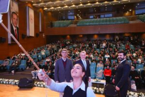 Bakan Bak, Türkiye Yüzyılı’nda en büyük gücümüz gençler