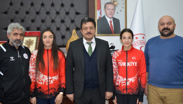 Kars Gençlik ve Spor İl Müdür Vekili Ayhan Yüreğir’e sporculardan ziyaret