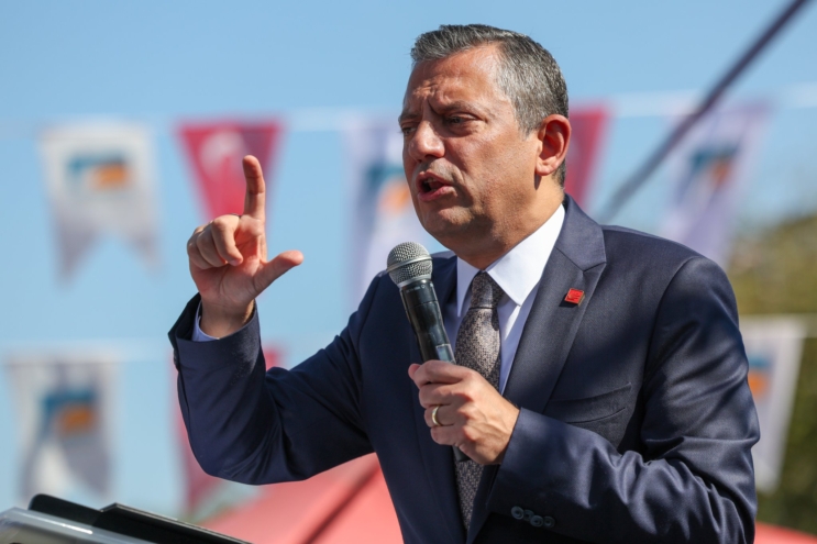 Özgür Özel: Esenyurt’u boş bırakmayacağız