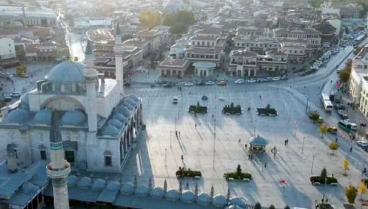 Bakan Kurum duyurdu: Konya’da Mevlana Meydanı yenilendi