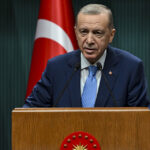 Hatalı politikalarını terk etmesini bekliyoruz