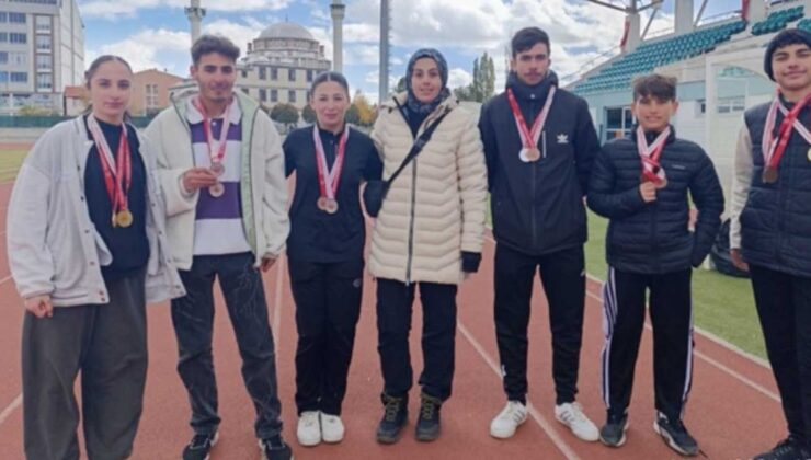 Kars 15 Temmuz Şehitler Anadolu Lisesi öğrencilerinden büyük başarı