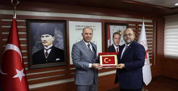 Giresun Valisi Mehmet Fatih Serdengeçti MHP İl Yönetimini kabul etti