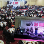 Antalyalı öğretmenler Kemer’de yemekte bir araya geldi