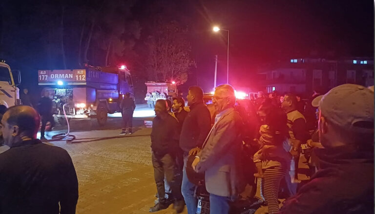 Kemer’de korkutan yangın