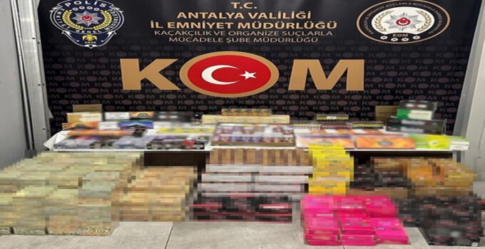 Antalya’da cinsel içerikli çikolata operasyonu! 11 kişi yakalandı