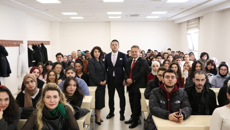 İletişim Başkanlığı Başkan Yardımcısı Evren Başar genç iletişimcilerle buluştu