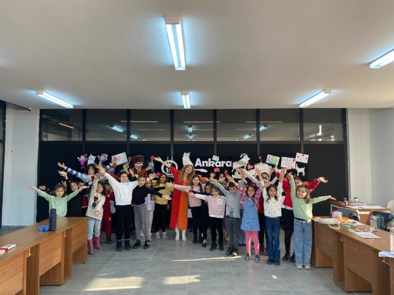 Beypazarı’nda Atatürk Ankara’ya gelişinin 105. yılında resimlerle anıldı – Birlik Haber Ajansı