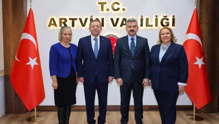 Kars Valisi Ziya Polat, Artvin Valisi Turan Ergün’ü ziyaret etti