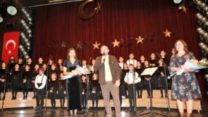 Kars Çocuk Korosu sanatseverlerle buluştu