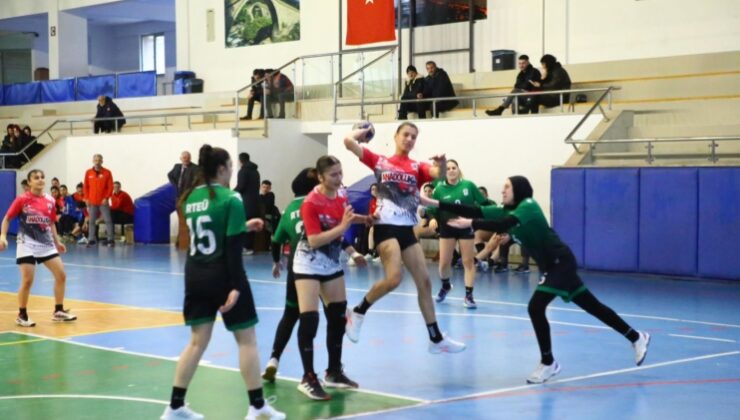 Dişi Atmacalar namağlup liderliğini sürdürüyor!