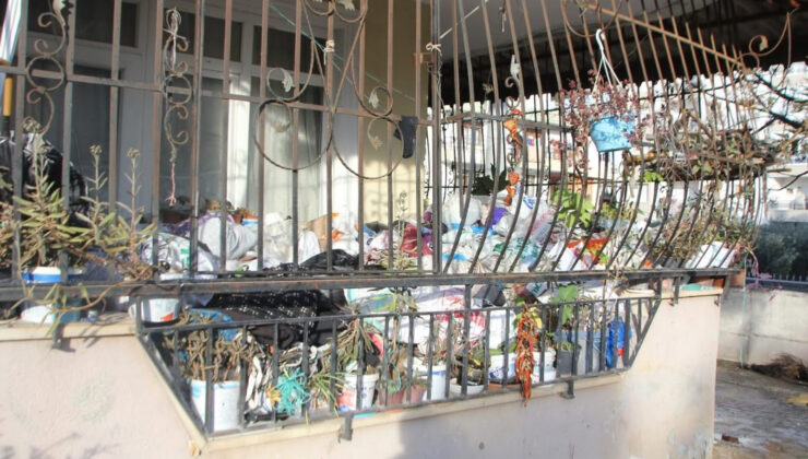 Yaşlı kadının evinden 2 kamyon dolusu çöp çıktı