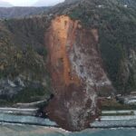 Karadeniz Sahil Yolu’nda heyelan!