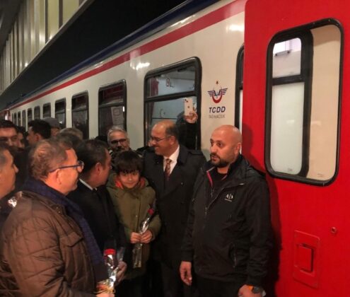 Turistik Doğu Ekspresi Kars’da Çoşkuyla Karşılandı