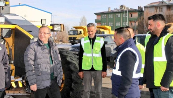 Kars Valisi Ziya Polat, İl Özel İdaresi’ni ziyaret etti