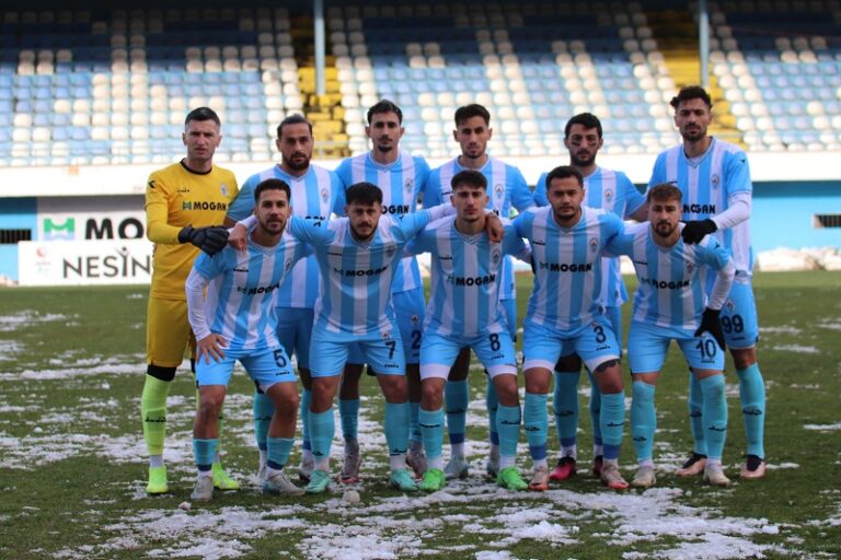 Pazarspor kendi sahasında 2 puan bıraktı