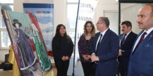 Vali Ziya Polat, resim sergisini ziyaret etti