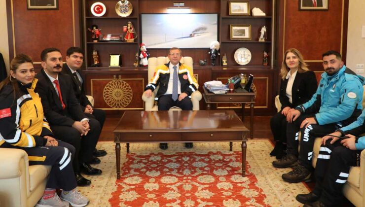 Acil Sağlık Hizmetleri Haftası nedeniyle Vali Ziya Polat’a ziyaret