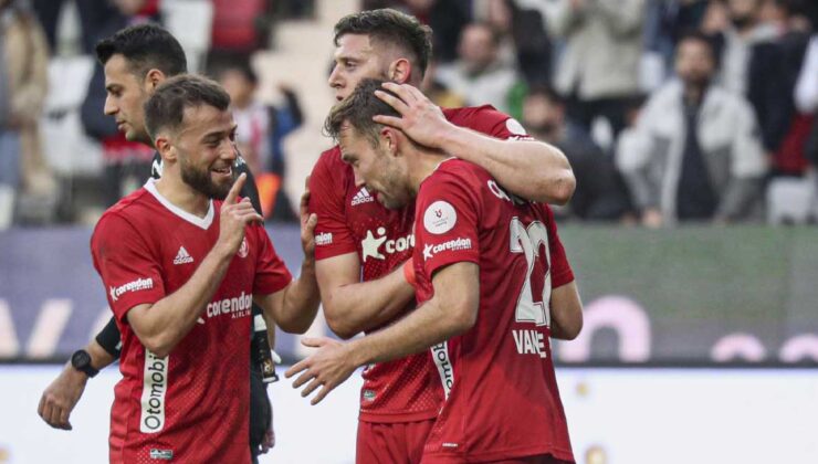 Evinde üst üste üçüncü kez kazandı