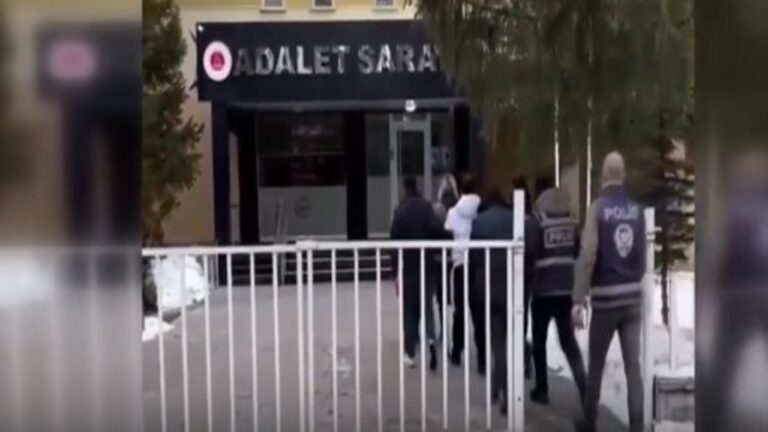 Bayburt’ta göçmen kaçakçılığı operasyonu! Suçlular kıskıvrak yakalandı