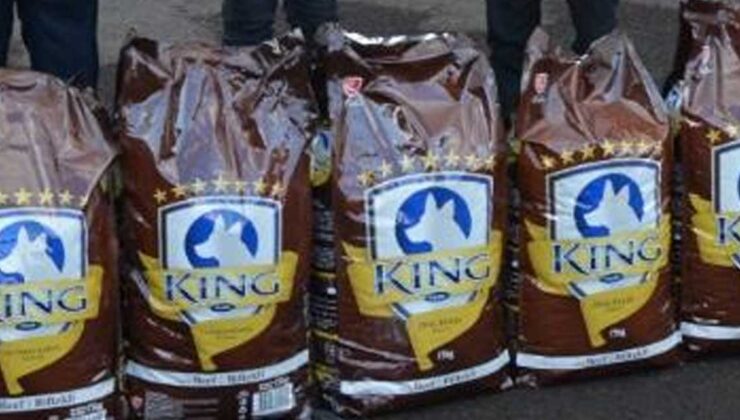 Kars’ta sokak hayvanları için 3 bin 810 kilogram hayvan maması satın alındı