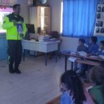 Jandarmadan öğrencilere trafik eğitimi verildi