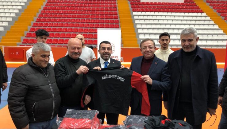 Kars’ta amatör spor kulüplerine malzeme desteği verildi – Birlik Haber Ajansı