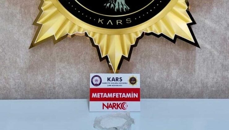 Kars’ta, yolcunun bavulunda metamfetamin ele geçirildi