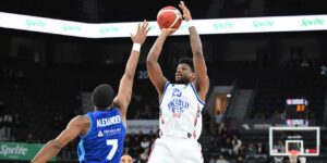 Anadolu Efes, ligde Türk Telekom’u zorlansa da geçti