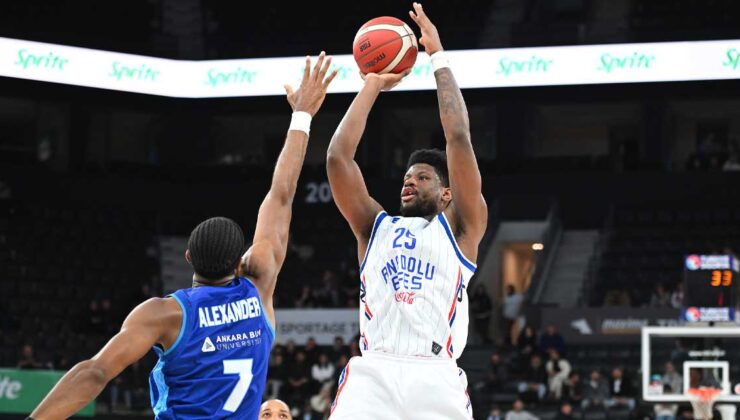 Anadolu Efes, ligde Türk Telekom’u zorlansa da geçti