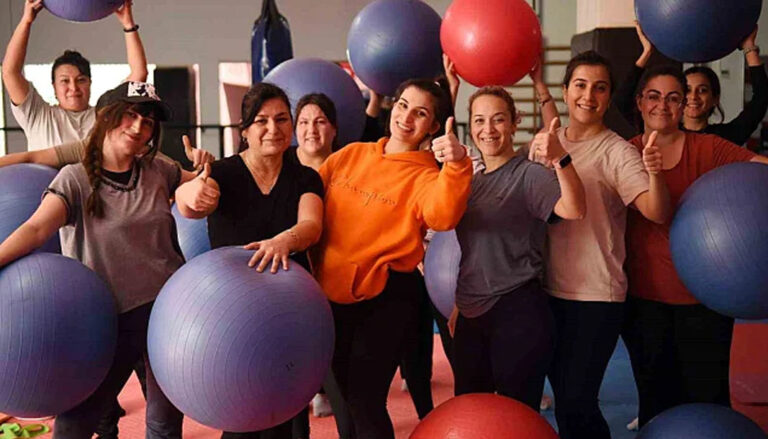 Kepez’in kadınları sporla formda kalıyor