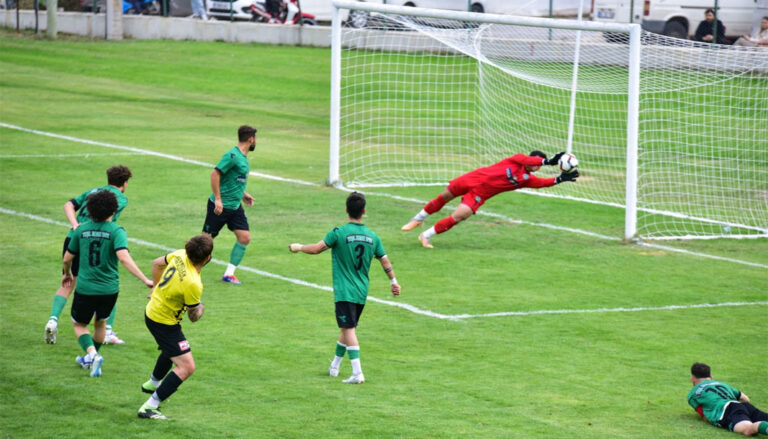Demre stadyumu yenilendi, ilk maçlar heyecan yarattı