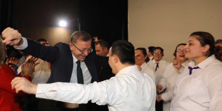 Kars’ta Dünya Engelliler Günü’nde özel çocuklar sahne aldı