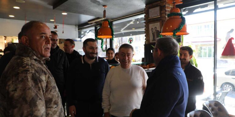 Kars Valisi Ziya Polat’tan esnaf ziyareti