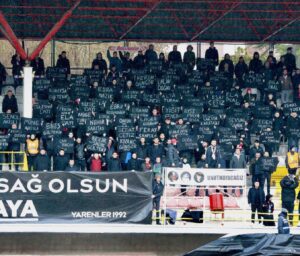 Boluspor taraftarı Kartalkaya yangınında hayatını kaybedenleri andı