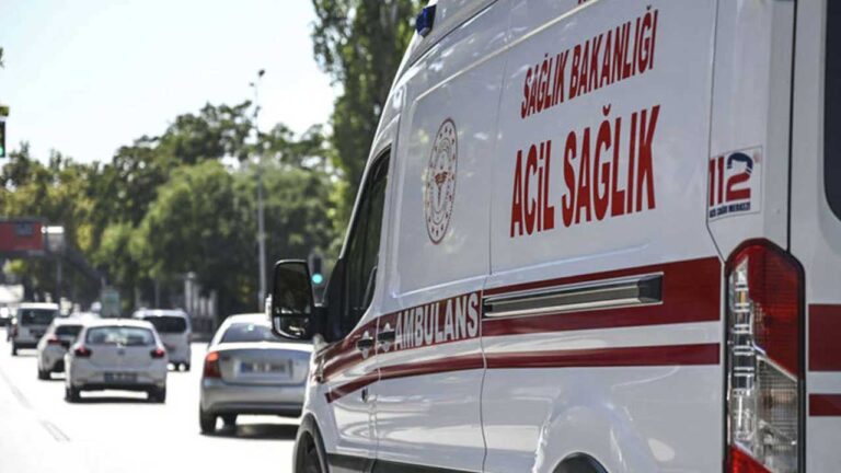 Kars'ta iki yolcu minibüsü çarpıştı; 27 yaralı