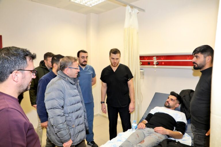Kars Valisi Ziya Polat, yaralıları hastanelerde ziyaret etti – Birlik Haber Ajansı