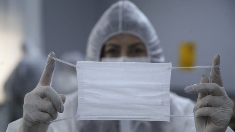 İspanya hastanelerinde 65 saatlik sıra