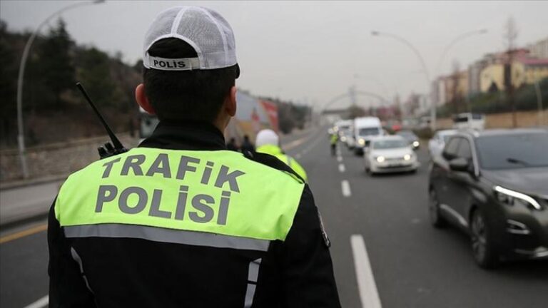 Trafik denetimleri: Bir haftada 474 bin 456 sürücüye işlem